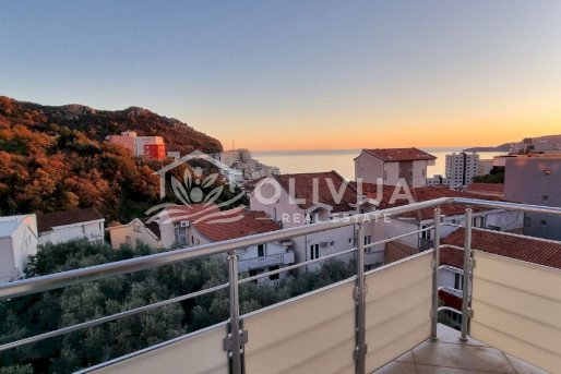 Apartment with a sea view, in Becici, Montenegro