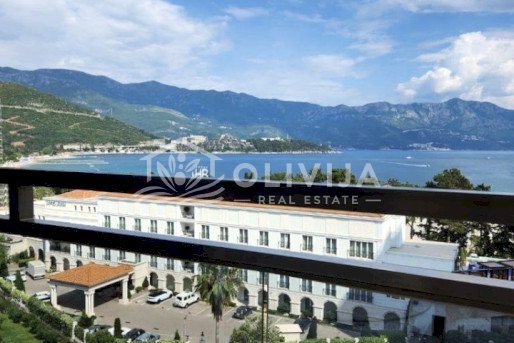 Apartment with 1 bedroom on the first line in Budva, Montenegro