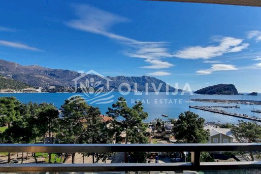 Apartment with 2 bedrooms and a stunning sea view in Budva, Montenegro