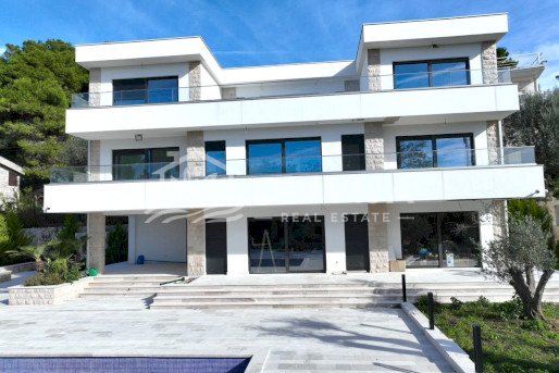 Villa with stunning sea views at Cape Ratac, Montenegro