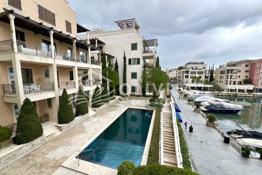 Luxury class apartment in a complex with a pool in Porto Montenegro, Montenegro