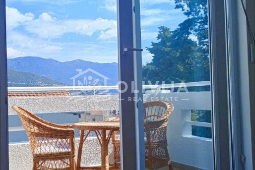 Stan sa jednom spavaćom sobom sa pogledom na more i planine u Budvi, Crna Gora