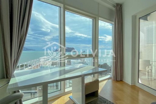 Apartment for sale in Tre Canne complex on the first line in Budva