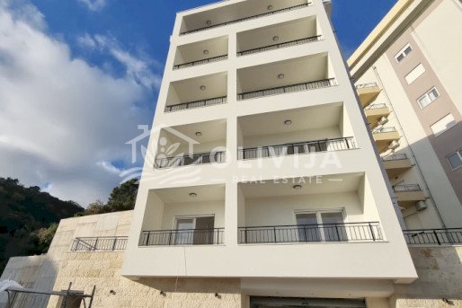 Two-bedroom apartment in a new residential complex in Budva