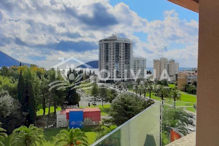 Квартира с 1 спальней возле моря в Будве