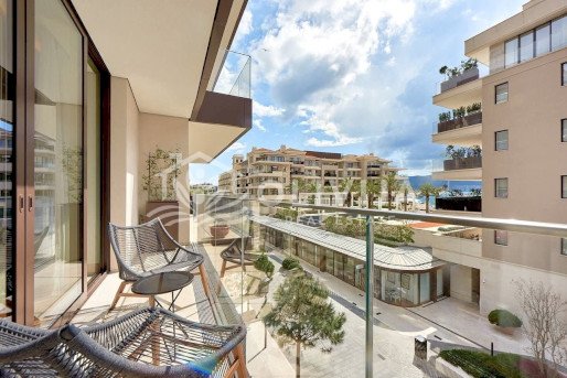 Просторные апартаменты с 2 спальнями и террасами в Porto Montenegro