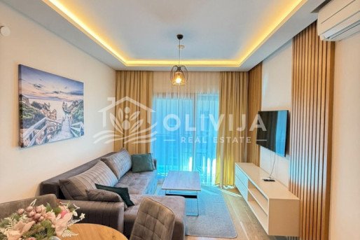 Modern 2-Bedroom Apartment 200 m from the Sea in Pržno